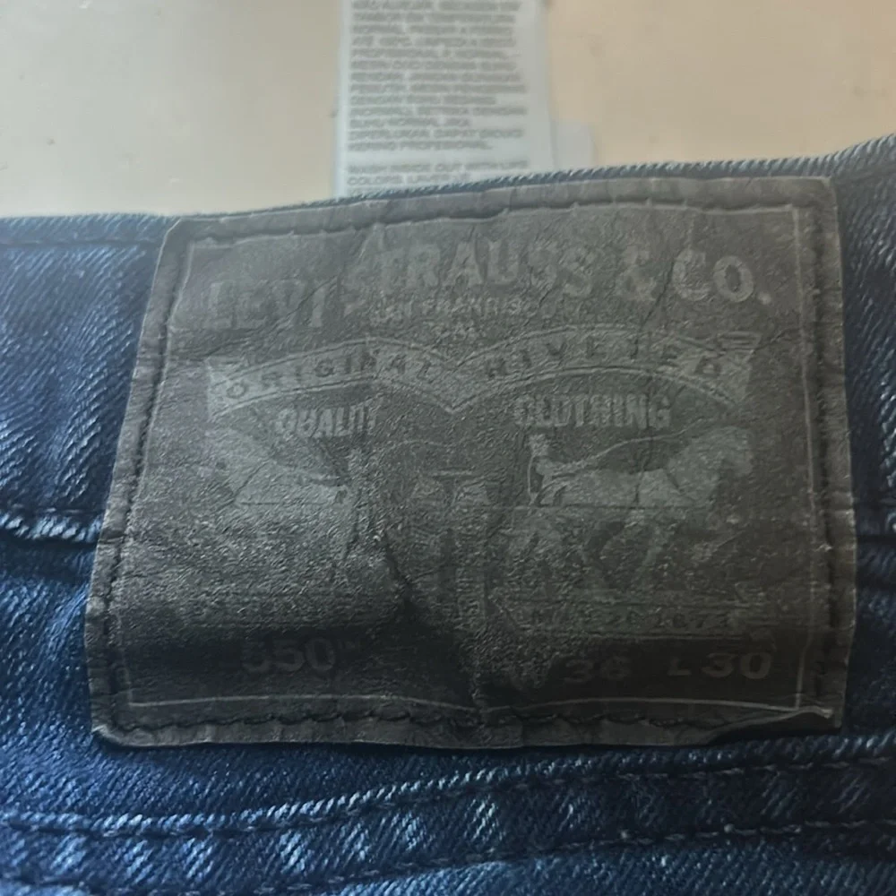 Levi's 550 Blue Dark Wash Relaxed Fit Red Tag Black Brand Patch Men's Sz 36X30